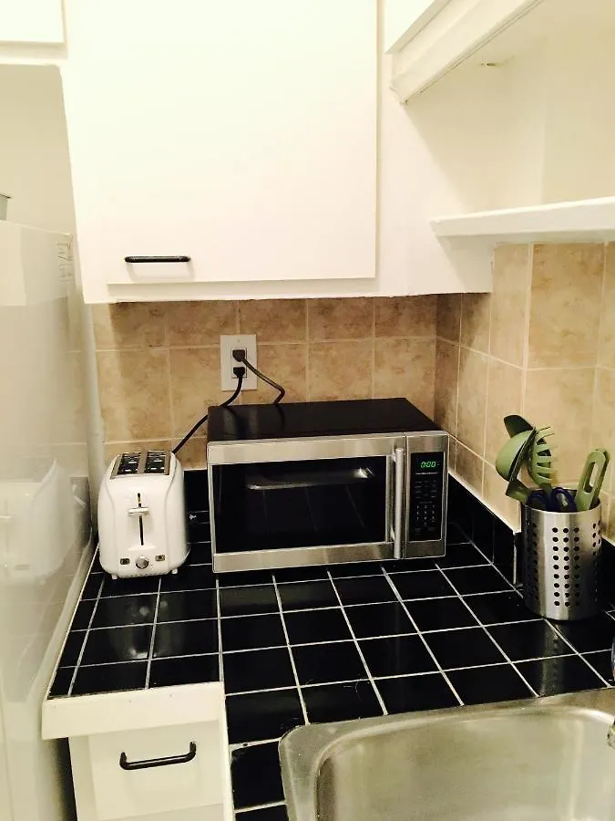 Apartment Stylish Montreal Apartment: Comfortable Stay In The Golden Square Mile Canada